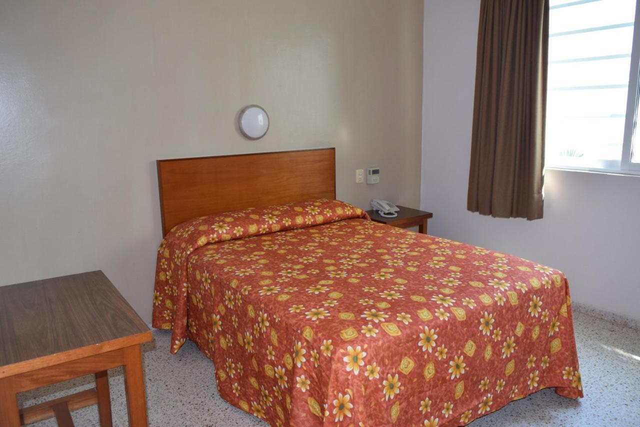Hotel Delfines - A 2 Calles Del Acuario Veracruz Eksteriør billede