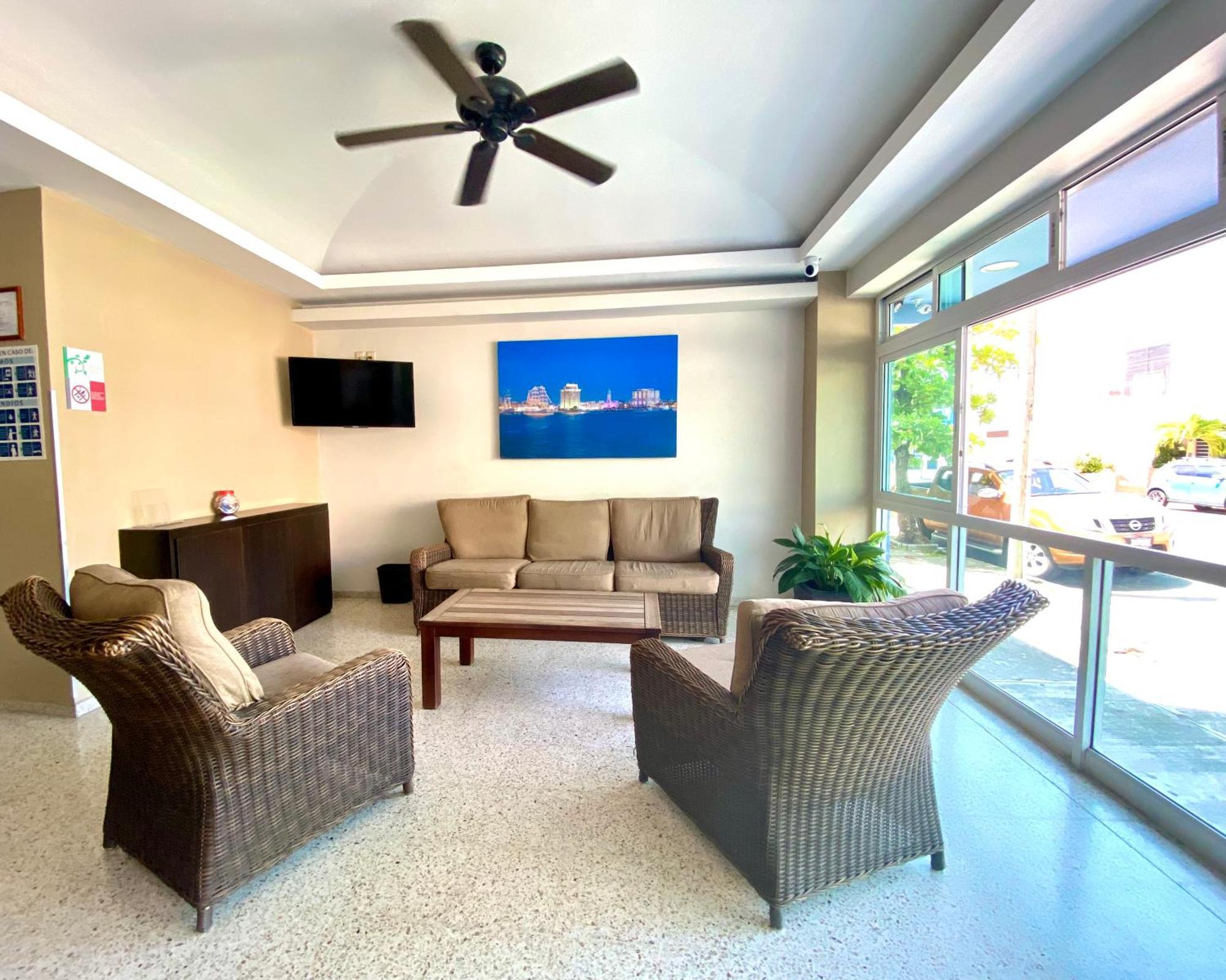Hotel Delfines - A 2 Calles Del Acuario Veracruz Eksteriør billede