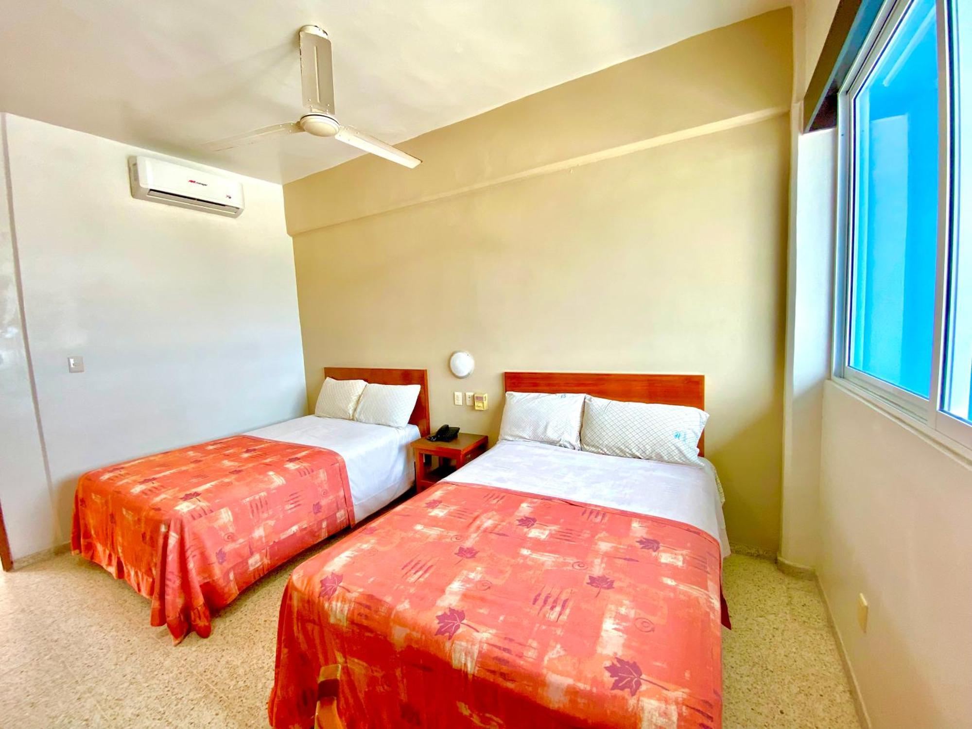 Hotel Delfines - A 2 Calles Del Acuario Veracruz Eksteriør billede